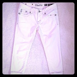 ✅Miss Me off white Capris